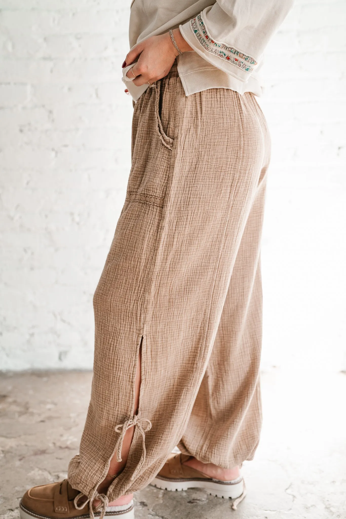 October Oaks Gauze Balloon Pants