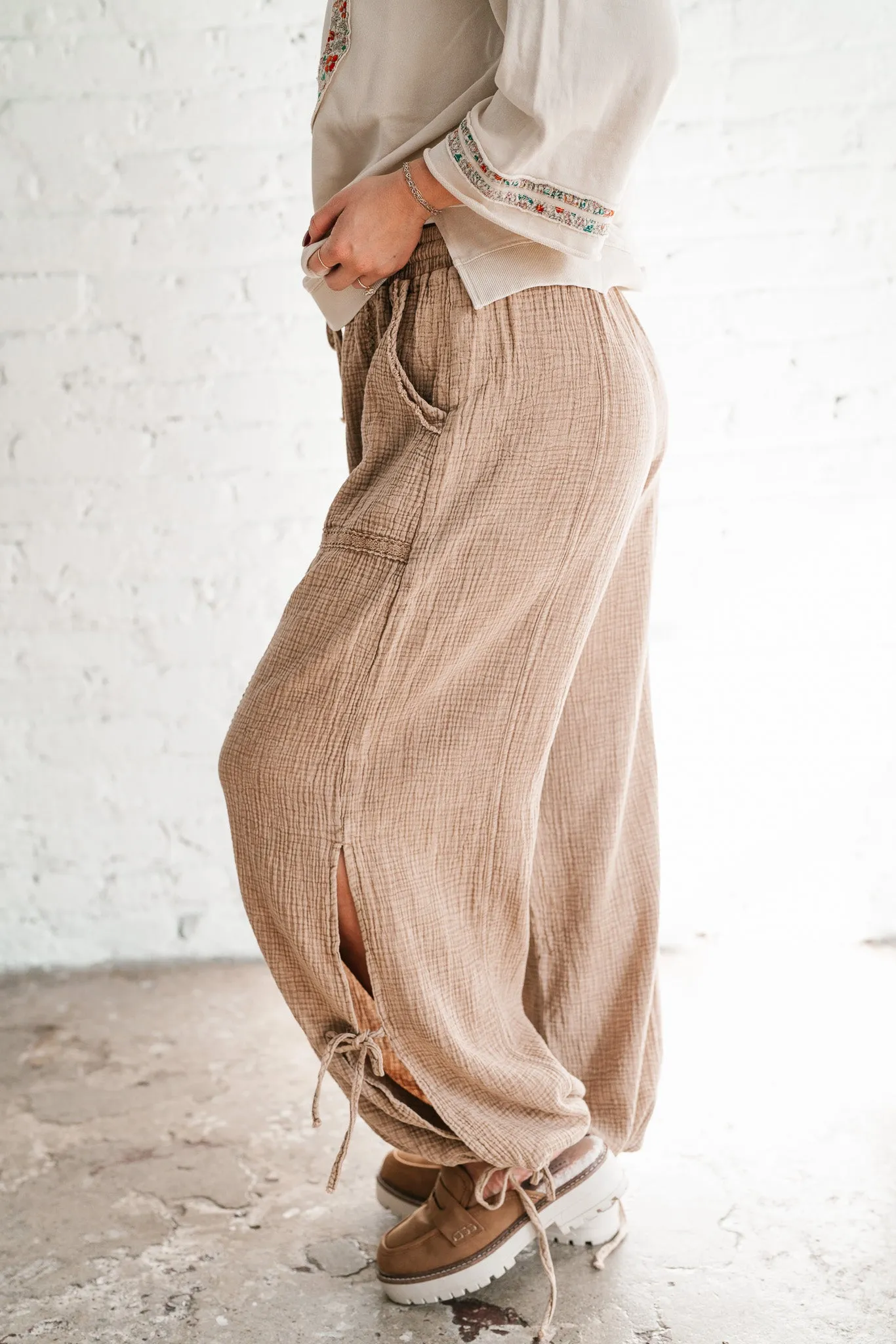 October Oaks Gauze Balloon Pants